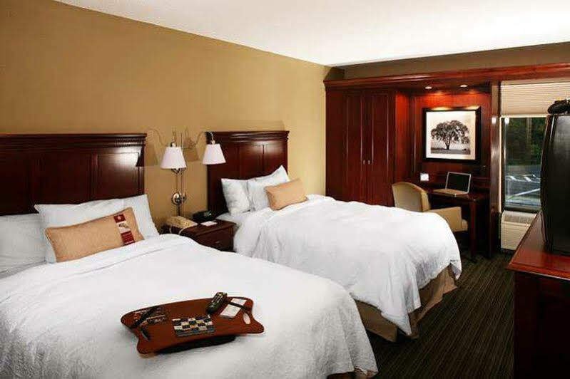 Hampton Inn Long Island/Islandia Kültér fotó